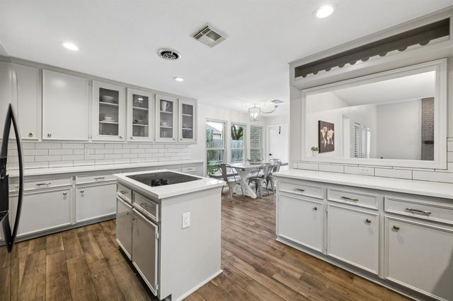 1623 Warwickshire Drive, Houston, TX 77077