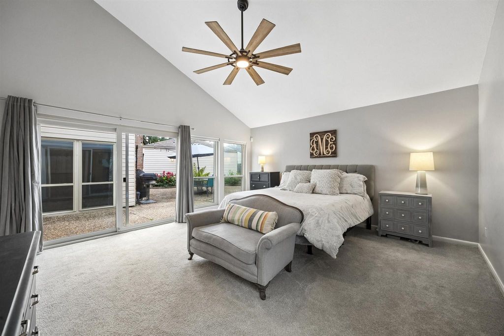 1623 Warwickshire Drive, Houston, TX 77077