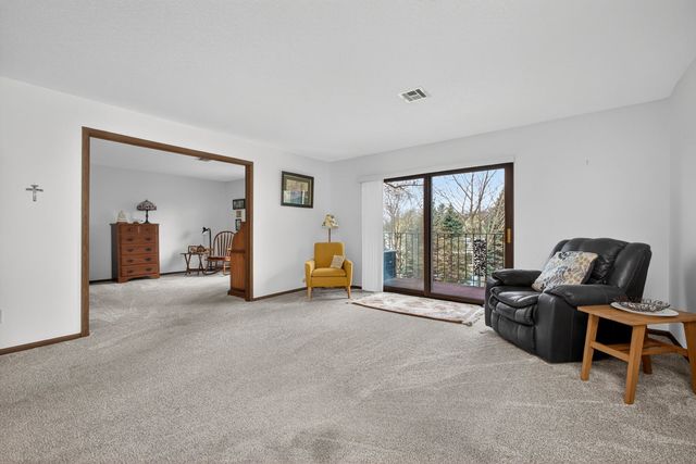 1360 Kimberly Ridge Road 209, Bettendorf, IA 52722