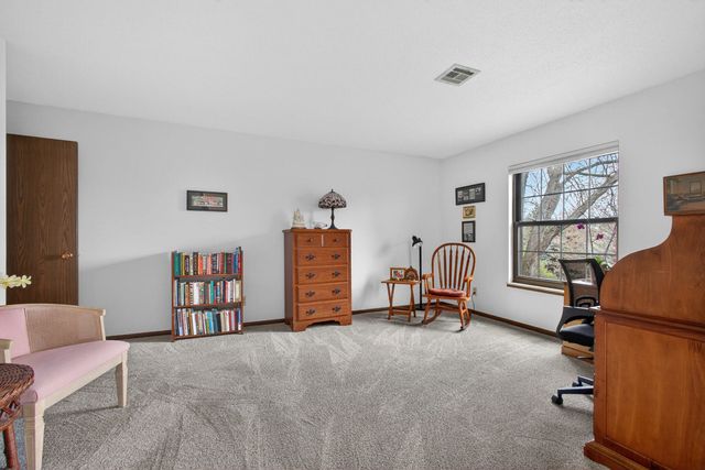 1360 Kimberly Ridge Road 209, Bettendorf, IA 52722