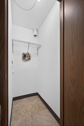 1360 Kimberly Ridge Road 209, Bettendorf, IA 52722