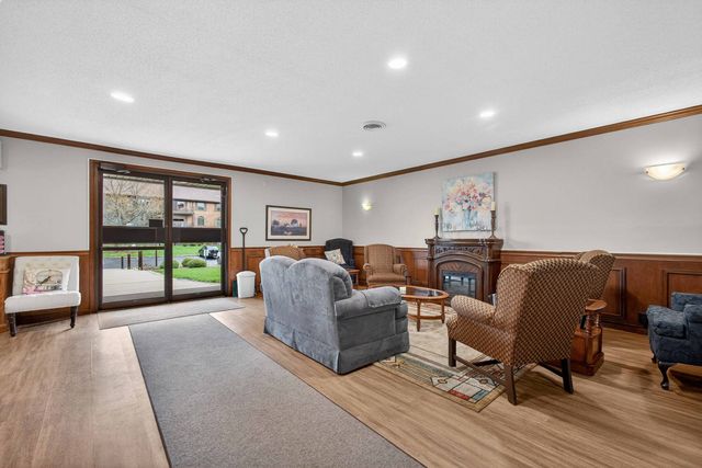 1360 Kimberly Ridge Road 209, Bettendorf, IA 52722