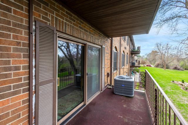 1360 Kimberly Ridge Road 209, Bettendorf, IA 52722