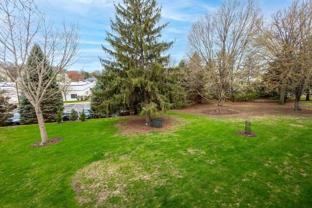 1360 Kimberly Ridge Road 209, Bettendorf, IA 52722