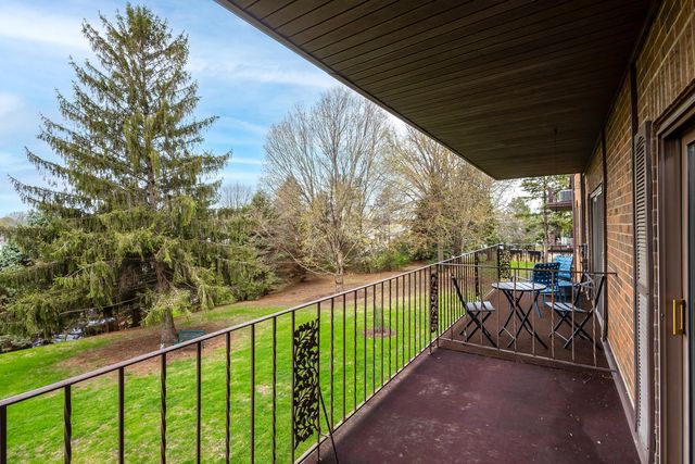 1360 Kimberly Ridge Road 209, Bettendorf, IA 52722