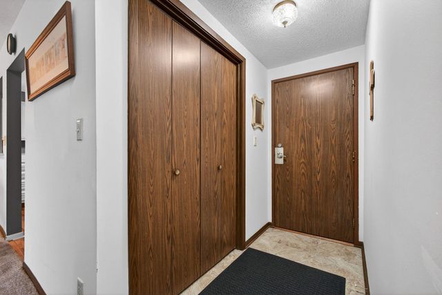 1360 Kimberly Ridge Road 209, Bettendorf, IA 52722
