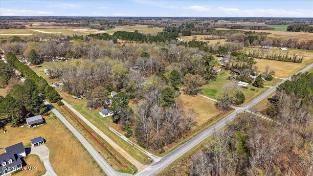 452 Pitt County Line Road, Grifton, NC 28530