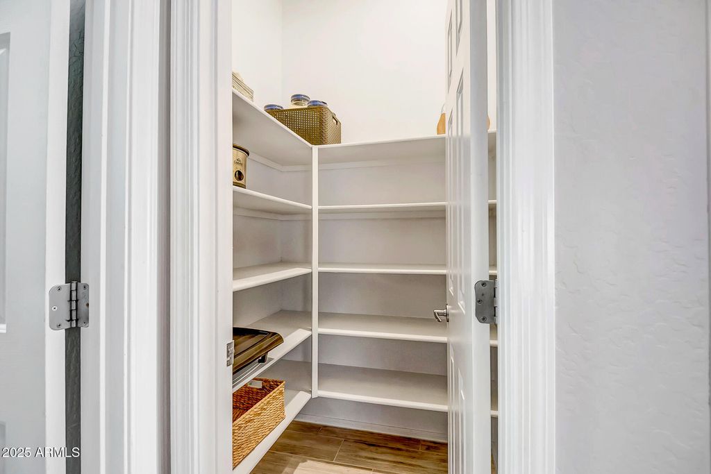 Image 17 of property listing at 41318 N Bent Creek Way, Anthem, AZ 85086