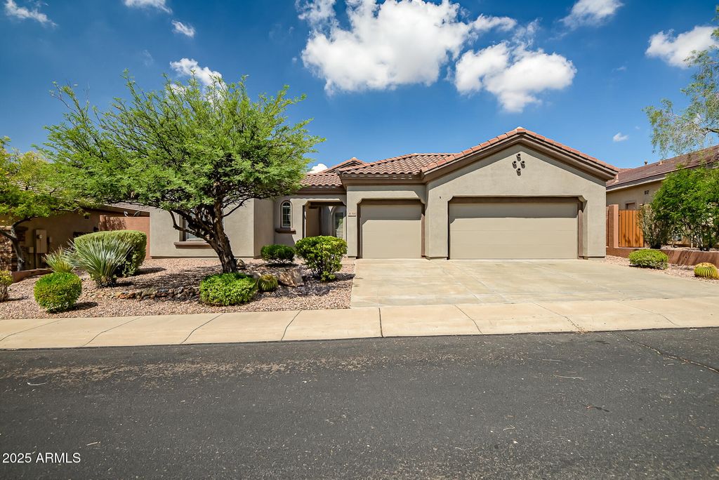 Image 2 of property listing at 41318 N Bent Creek Way, Anthem, AZ 85086