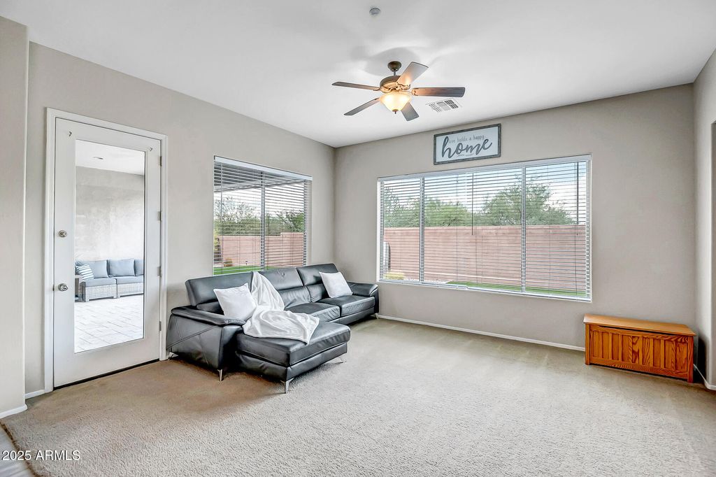 Image 20 of property listing at 41318 N Bent Creek Way, Anthem, AZ 85086