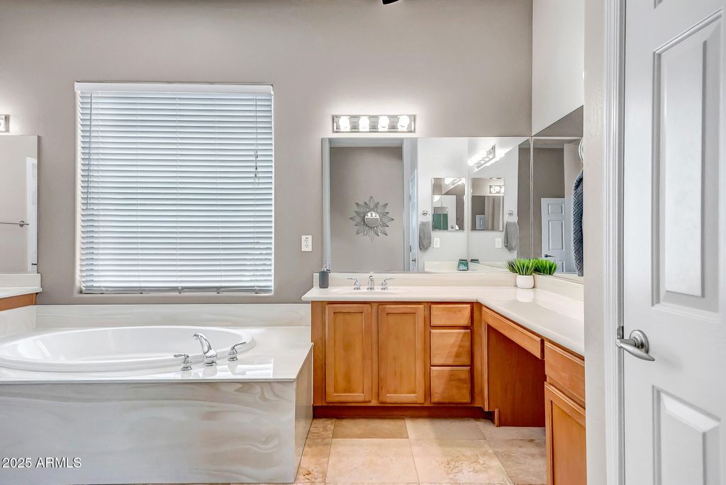 Image 25 of property listing at 41318 N Bent Creek Way, Anthem, AZ 85086