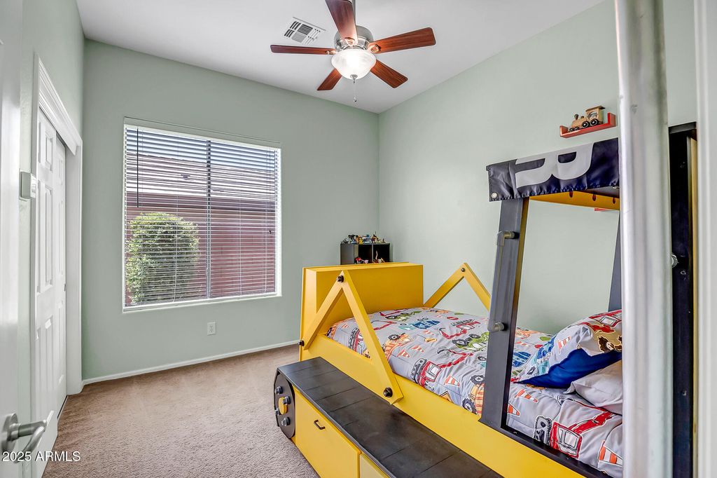 Image 33 of property listing at 41318 N Bent Creek Way, Anthem, AZ 85086