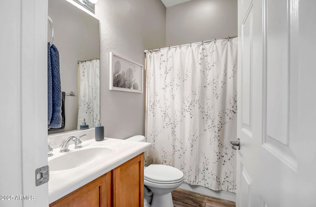 Image 36 of property listing at 41318 N Bent Creek Way, Anthem, AZ 85086