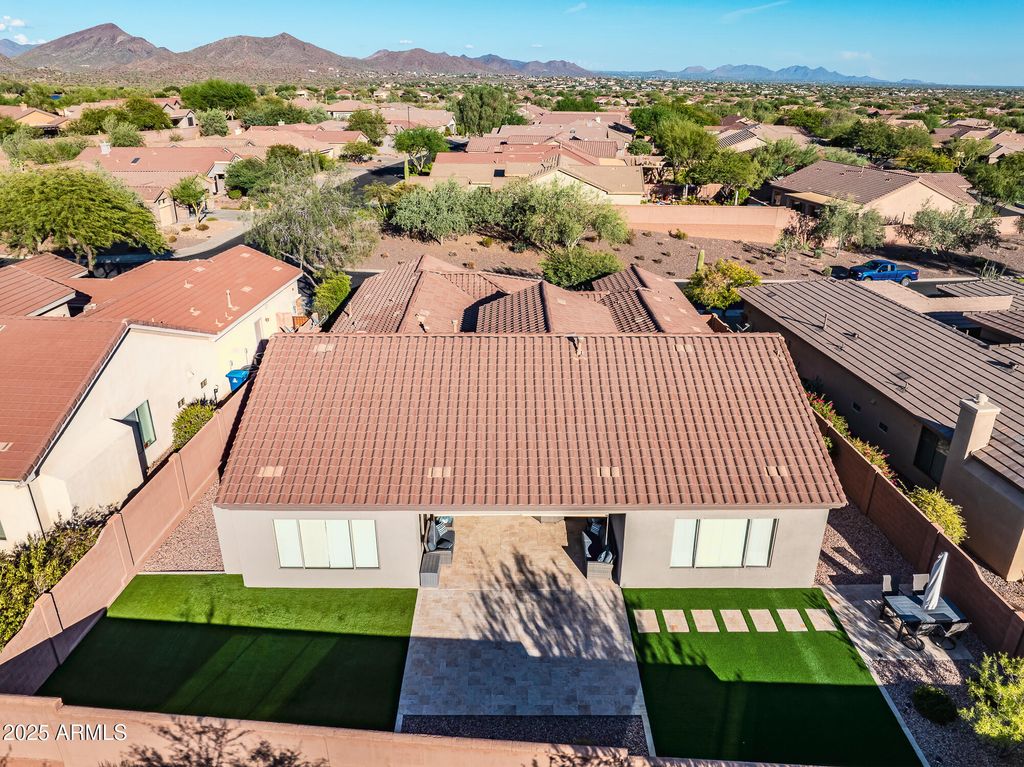 Image 46 of property listing at 41318 N Bent Creek Way, Anthem, AZ 85086