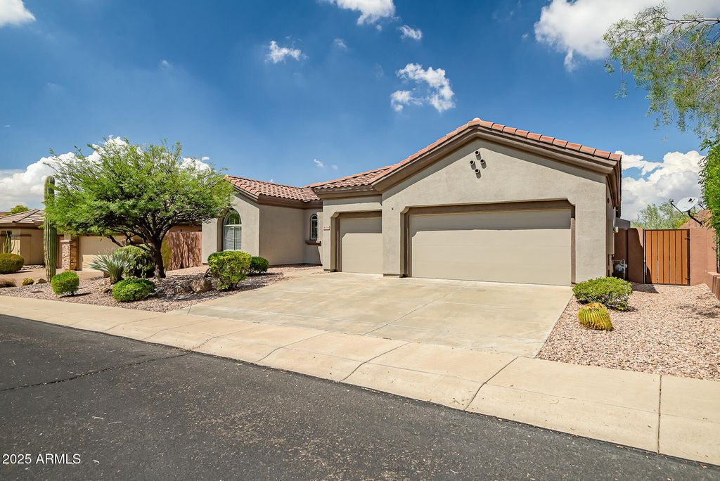 Image 55 of property listing at 41318 N Bent Creek Way, Anthem, AZ 85086