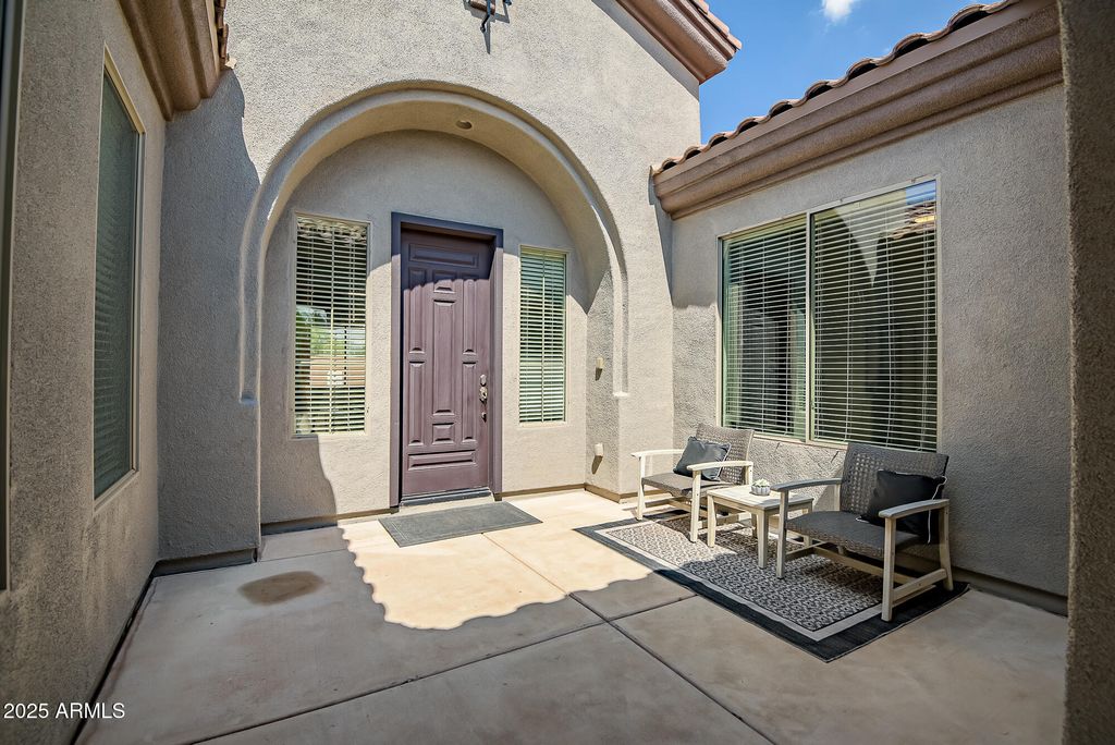 Image 9 of property listing at 41318 N Bent Creek Way, Anthem, AZ 85086