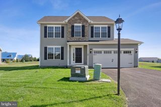 156 LEDGER DR #75, Hanover, PA 17331