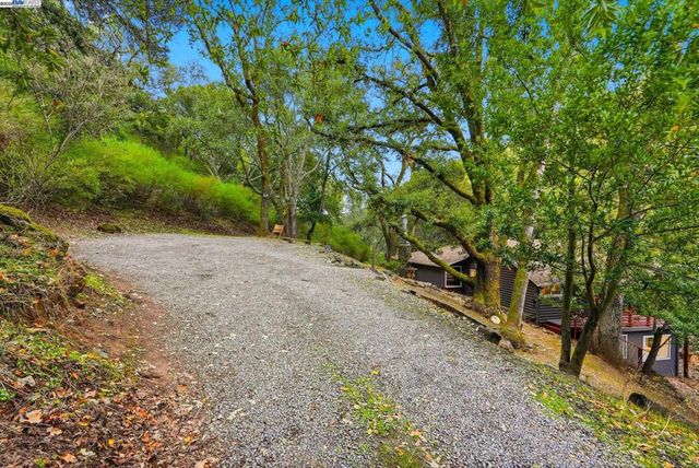 2929 Kilkare Rd, Sunol, CA 94586