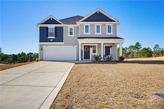 913 Sapphire Stone Lane, Hope Mills, NC 28348