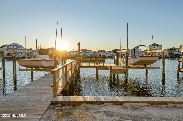 223 Moonlight Drive, Atlantic Beach, NC 28512