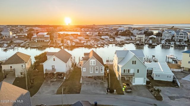 223 Moonlight Drive, Atlantic Beach, NC 28512