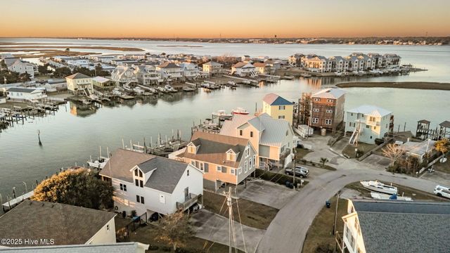 223 Moonlight Drive, Atlantic Beach, NC 28512