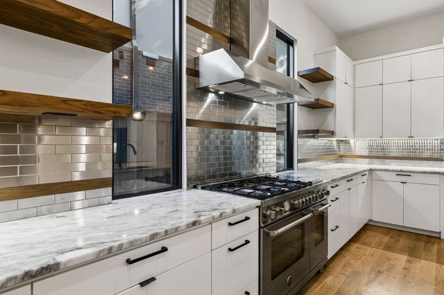 8546 Glencrest Lane, Dallas, TX 75209