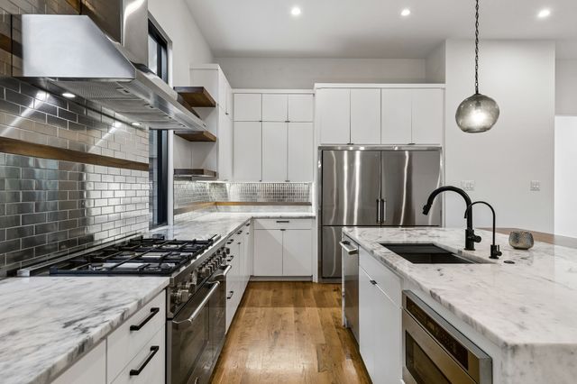 8546 Glencrest Lane, Dallas, TX 75209