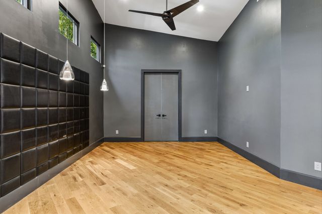 8546 Glencrest Lane, Dallas, TX 75209