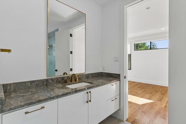 8546 Glencrest Lane, Dallas, TX 75209