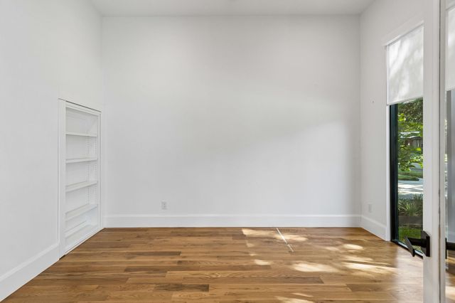 8546 Glencrest Lane, Dallas, TX 75209