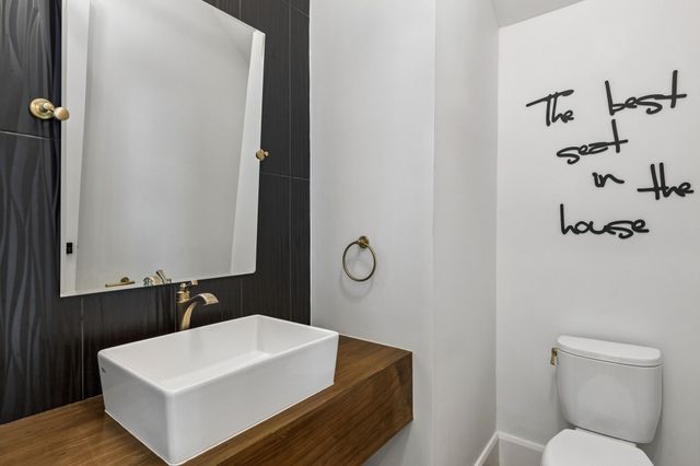 8546 Glencrest Lane, Dallas, TX 75209
