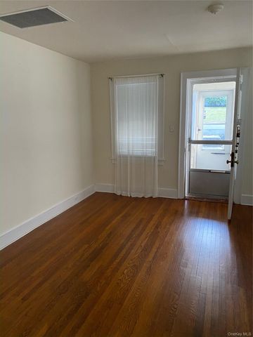 7 Chestnut Street, Stony Brook, NY 11790