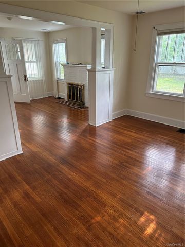 7 Chestnut Street, Stony Brook, NY 11790