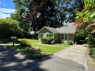 7 Chestnut Street, Stony Brook, NY 11790