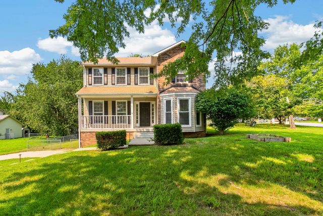 101 Iris Ct, Clarksville, TN 37042