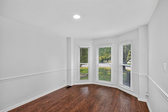 101 Iris Ct, Clarksville, TN 37042