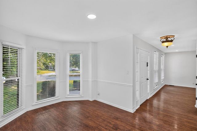 101 Iris Ct, Clarksville, TN 37042