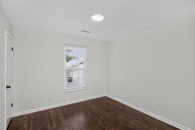 101 Iris Ct, Clarksville, TN 37042