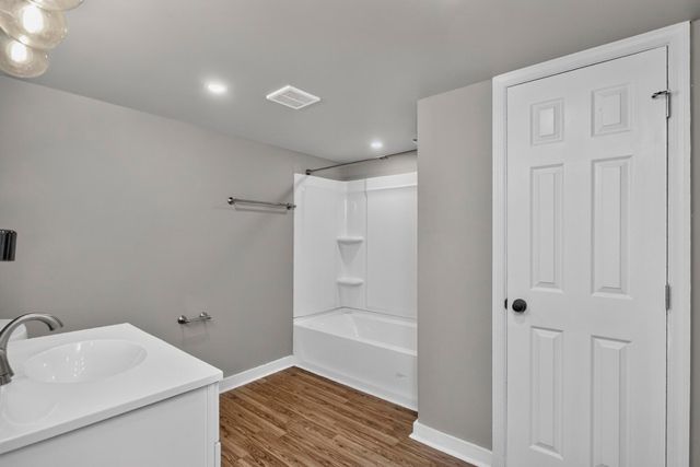 101 Iris Ct, Clarksville, TN 37042