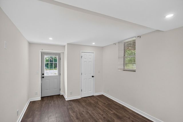 101 Iris Ct, Clarksville, TN 37042
