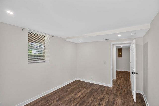 101 Iris Ct, Clarksville, TN 37042