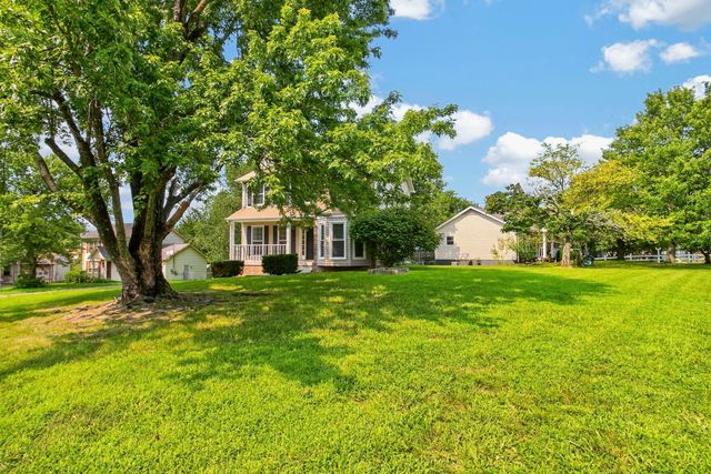 101 Iris Ct, Clarksville, TN 37042