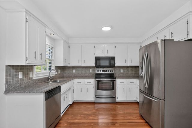 101 Iris Ct, Clarksville, TN 37042