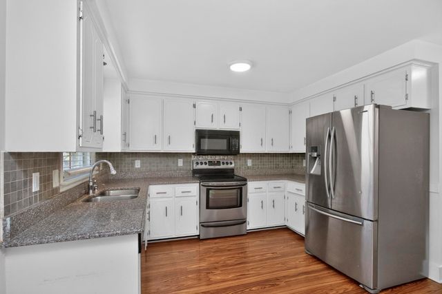 101 Iris Ct, Clarksville, TN 37042