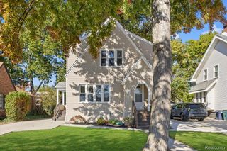 129 E Maryland Avenue, Royal Oak, MI 48067