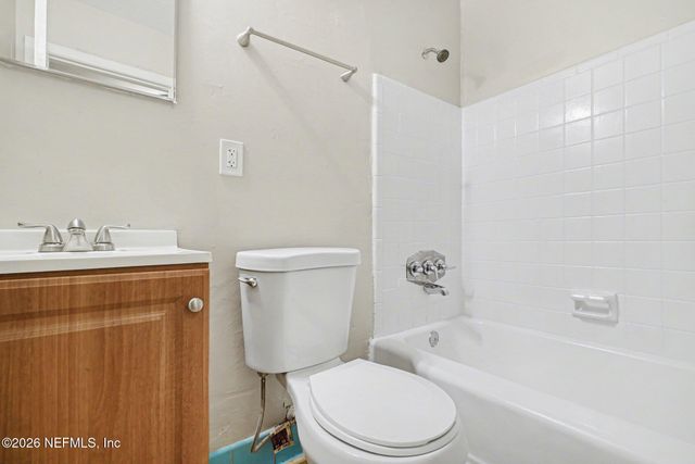 6889 TOM THUMB Drive, Jacksonville, FL 32210