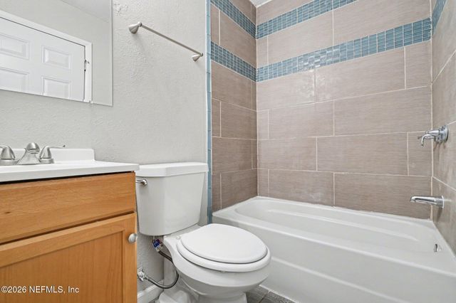 6889 TOM THUMB Drive, Jacksonville, FL 32210