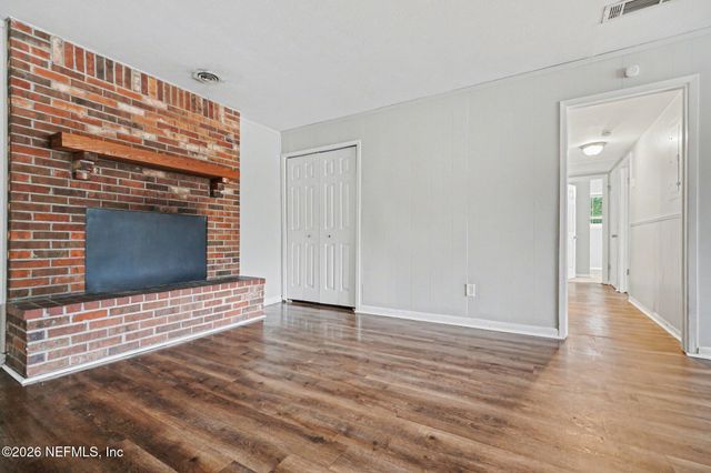 6889 TOM THUMB Drive, Jacksonville, FL 32210