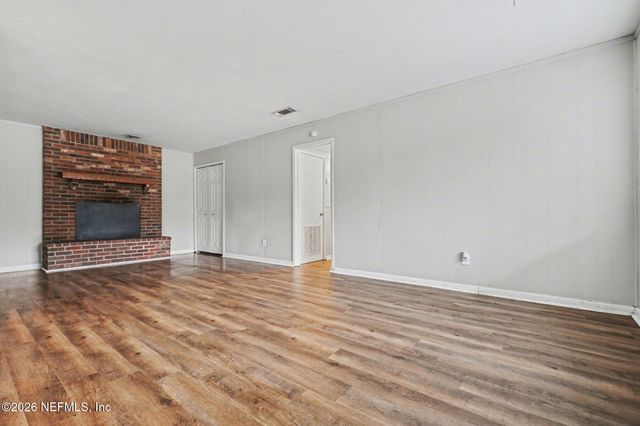 6889 TOM THUMB Drive, Jacksonville, FL 32210